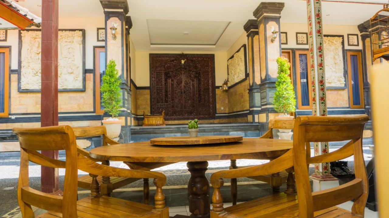 Hotel Cakra House Denpasar Exterior foto